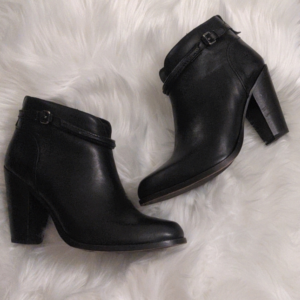 Frye ankle boots black 10